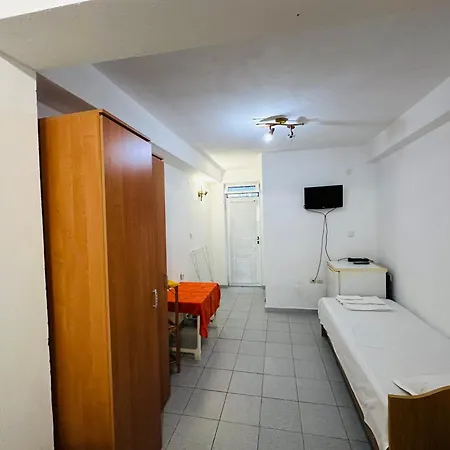 несебър, къща със под наем с баня, тоалетна и тераса само на 400метра от двата плажа в Nesebyr