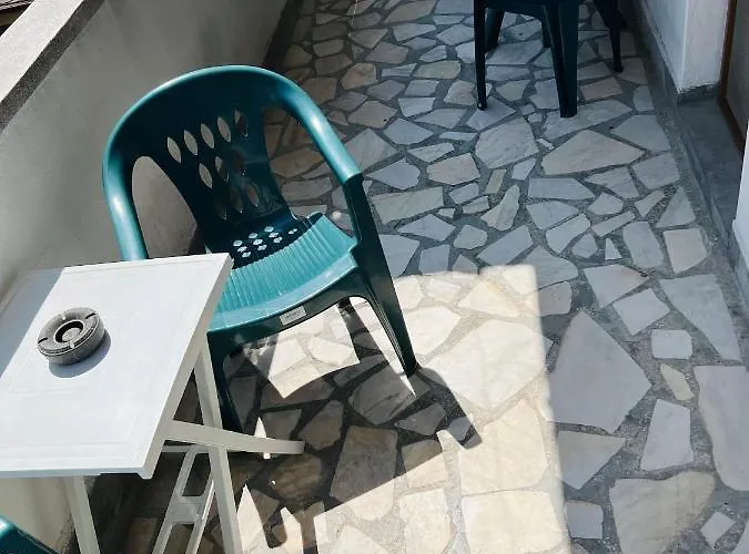 Privat bolig несебър, къща със под наем с баня, тоалетна и тераса само на 400метра от двата плажа в *