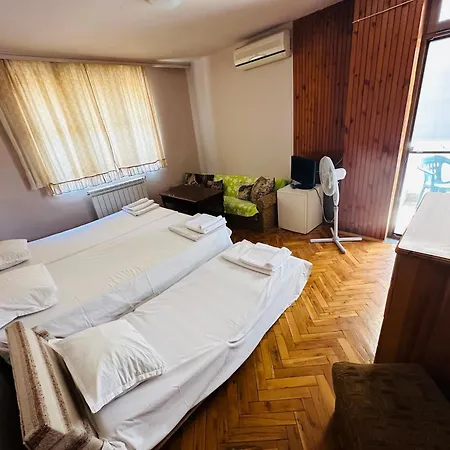Kesta Sus: Beachside With Private Terraces In