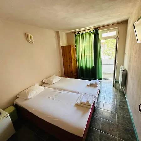 Kesta Sus: Beachside With Private Terraces In