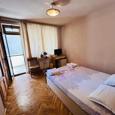 несебър, къща със под наем с баня, тоалетна и тераса само на 400метра от двата плажа в * Nesebar