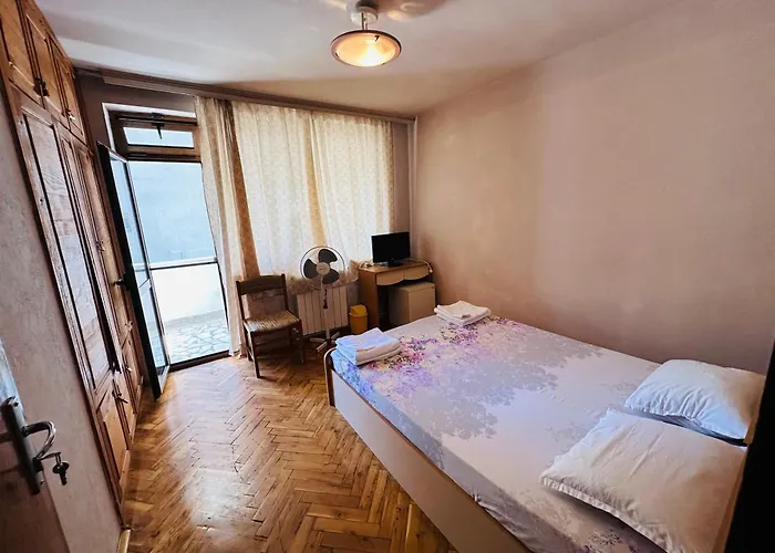 Kesta Sus: Beachside With Private Terraces In Nesebar