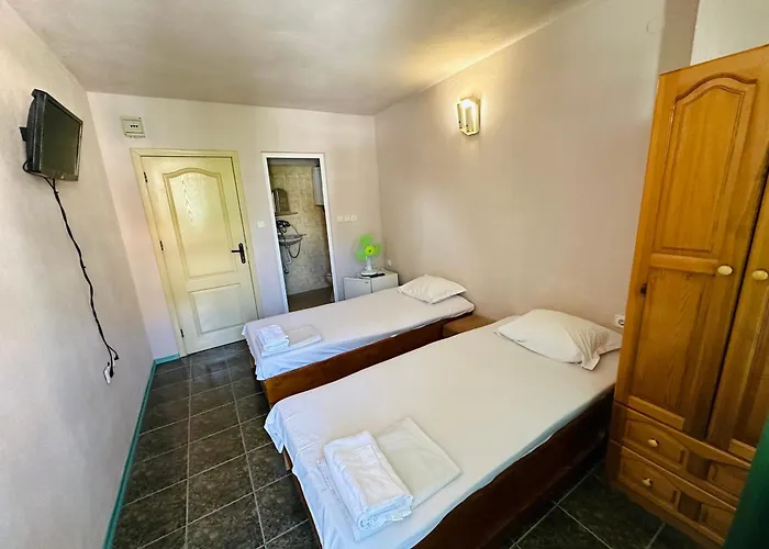 Kesta Sus: Beachside With Private Terraces In